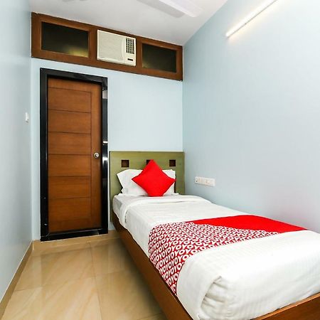 Hôtel Balaji Grand à Kākināda Extérieur photo