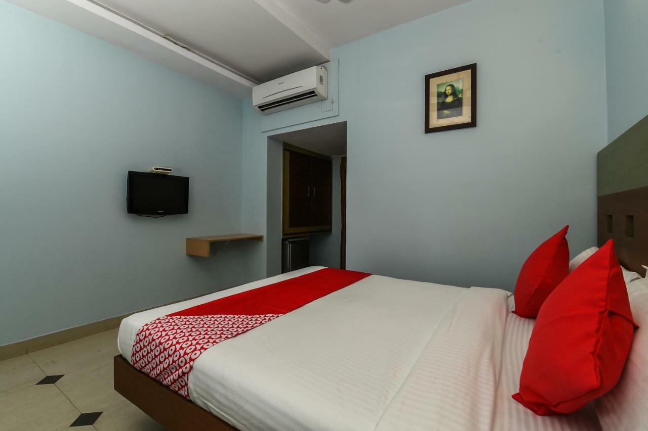 Hôtel Balaji Grand à Kākināda Extérieur photo