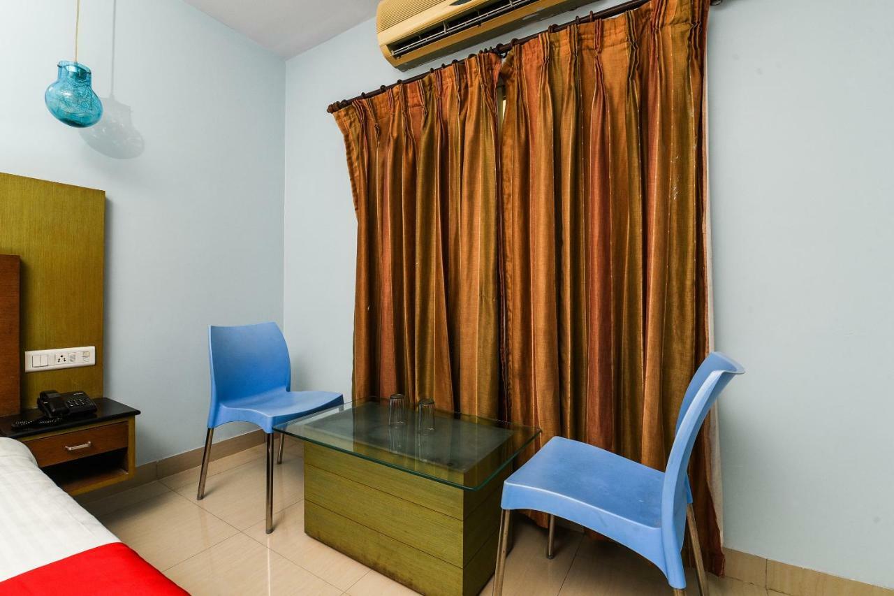Hôtel Balaji Grand à Kākināda Extérieur photo