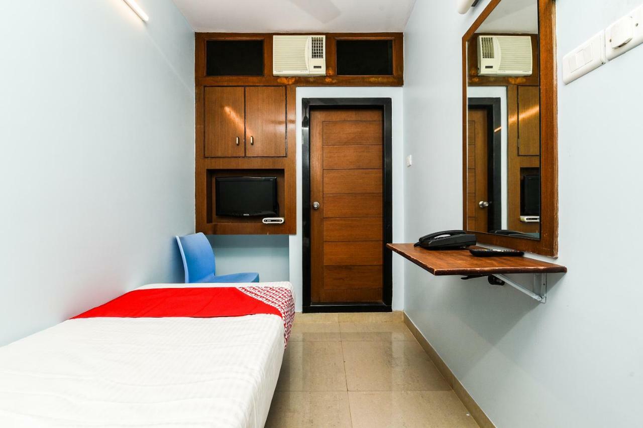 Hôtel Balaji Grand à Kākināda Extérieur photo