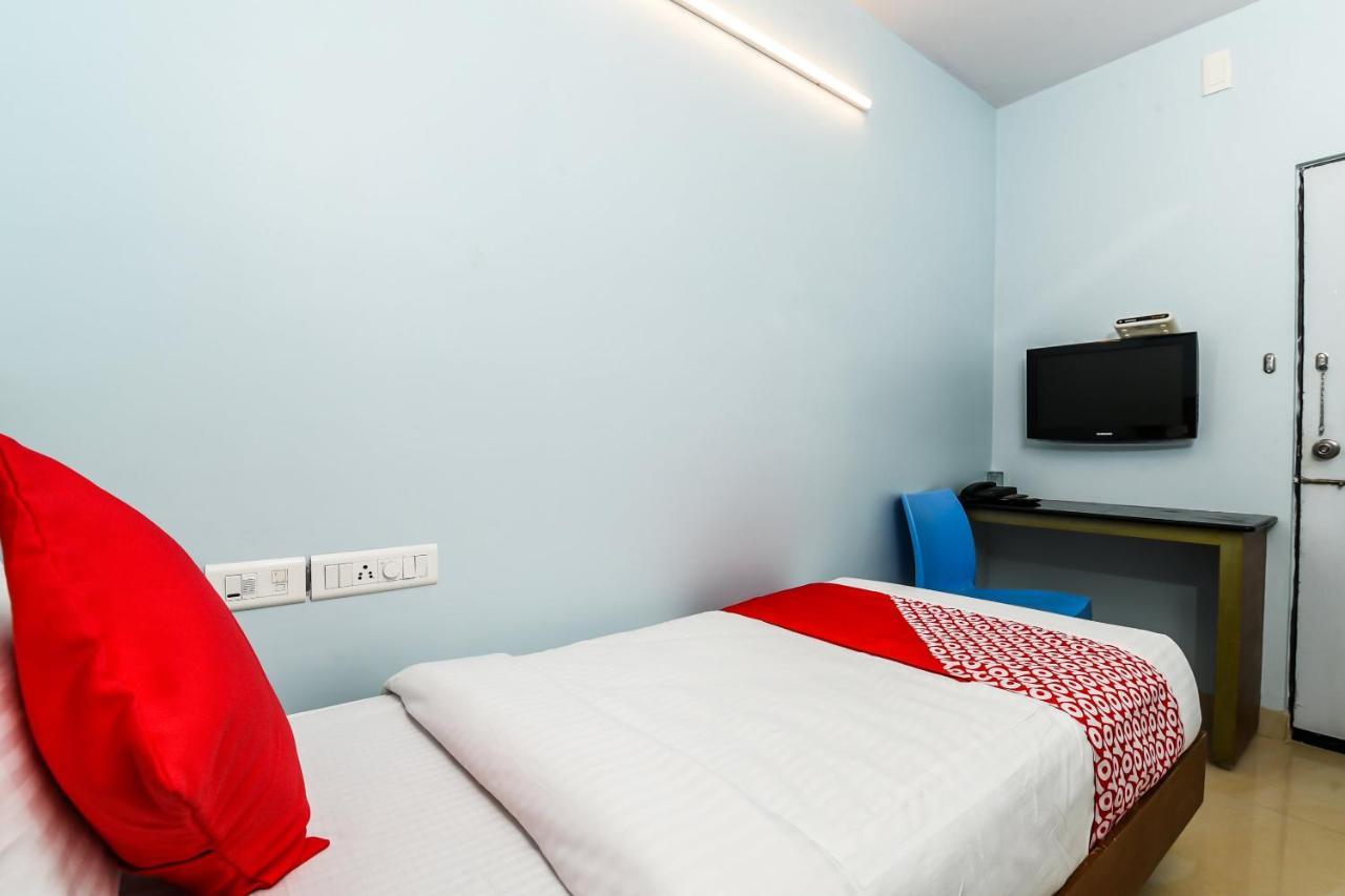 Hôtel Balaji Grand à Kākināda Extérieur photo
