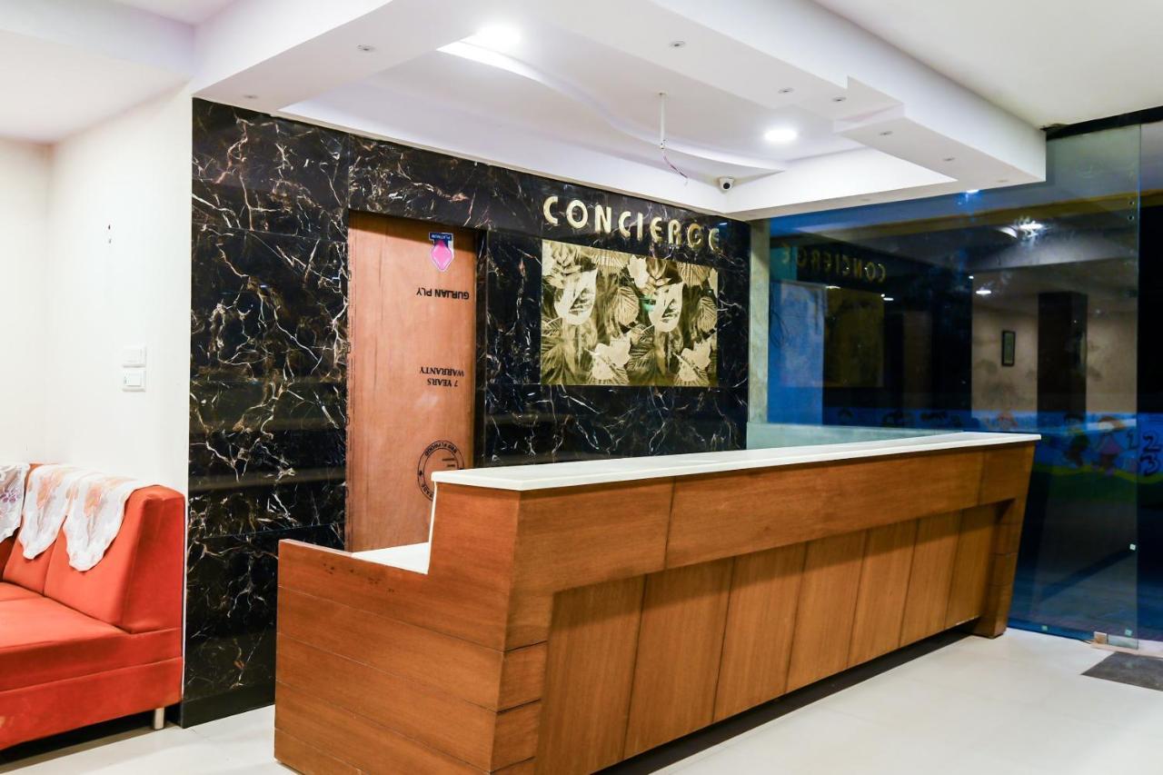 Hôtel Balaji Grand à Kākināda Extérieur photo