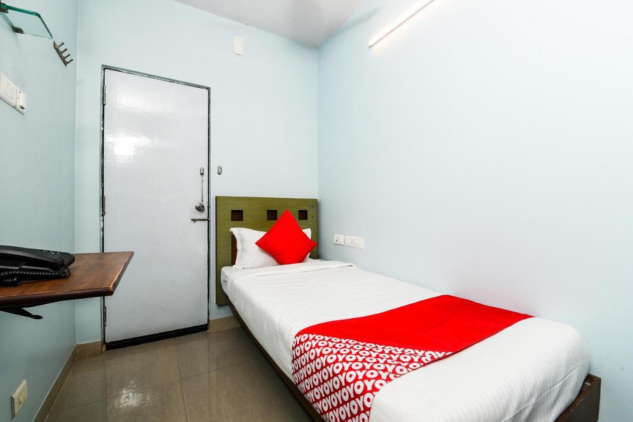 Hôtel Balaji Grand à Kākināda Extérieur photo
